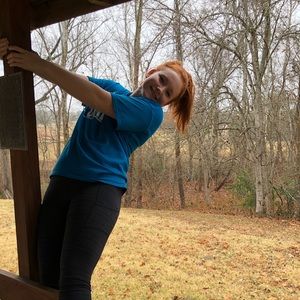 Meet your Posher, Caitlin